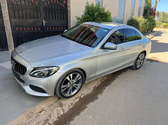 Mercedes Benz C300 2018 image 5