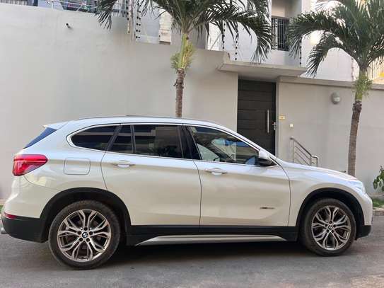 Bmw x1 image 2
