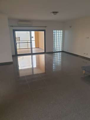 Immeuble luxueux à vendre image 6