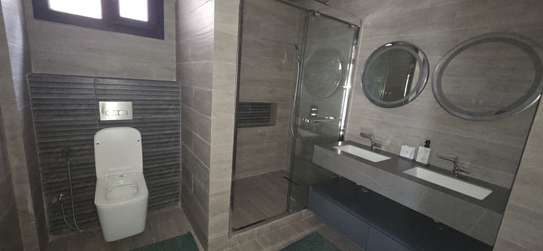 Appartement haut standing à vendre à Ouakam image 14