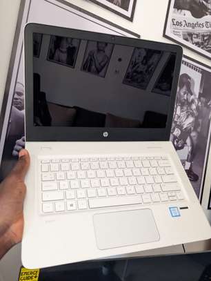 HP envy i7 6th gen / 8gb ram / 256gb image 5