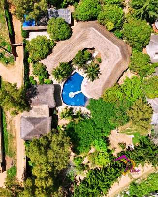 Domaine afro contemporain à vendre à Saly image 10