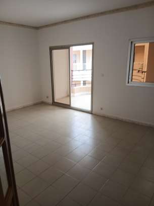 Appartement a louer foire 3eme etage image 2