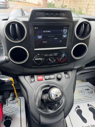 Peugeot partner 2017 image 2