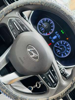 Hyundai Santafe 2019 image 9