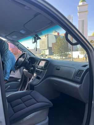 LOCATION HYUNDAI STAREX 9 PLACES AVEC CHAUFFEUR image 14
