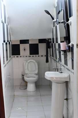 VILLA DE RÊVE À VENDRE E À THIÈS – DERNIÈRE OPPORTUNITÉ ! image 7