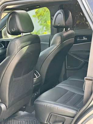 Kia Sorrento image 5