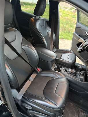 Jeep Cherokee 2019 image 4
