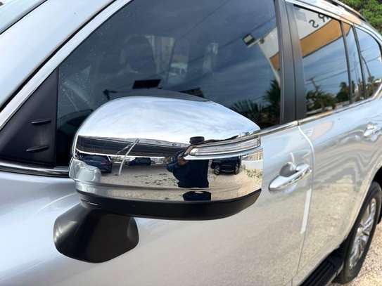 Toyota land cruiser VX image 7