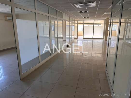 Ref_7258_GL  Plateau de bureaux à louer/ Route du King Fahd image 3