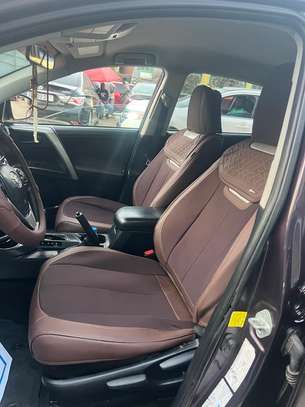 Toyota Rav4 image 10