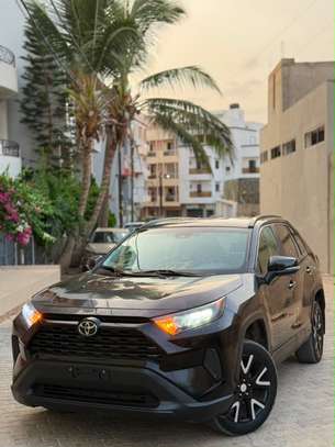 TOYOTA RAV4 LE  Année : 2019 image 3