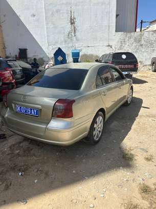 TOYOTA AVENSIS image 3