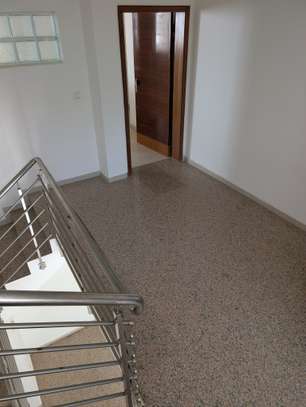 Immeuble R+6 à louer aux almadies image 13