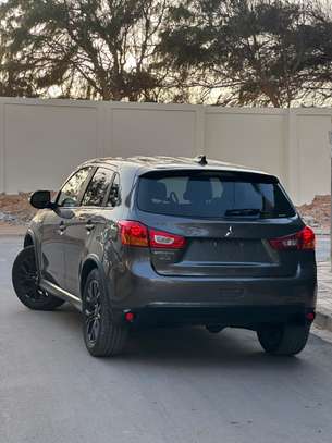 Mitsubishi outlander image 9