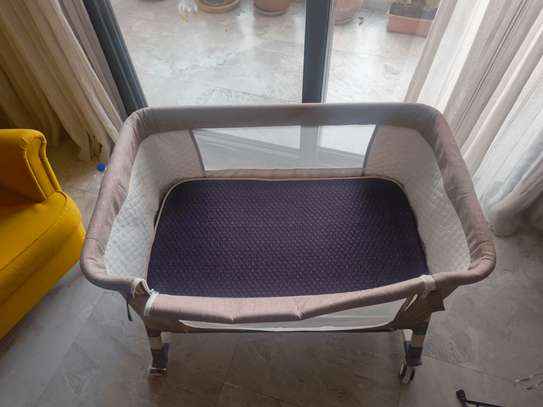 Berceau cododo bébé avec sa moustiquaire et son matelas image 3
