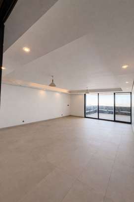 F5 DE 260M² A LOUER image 10