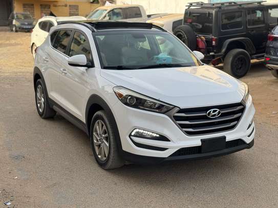 Hyundai tucson image 4