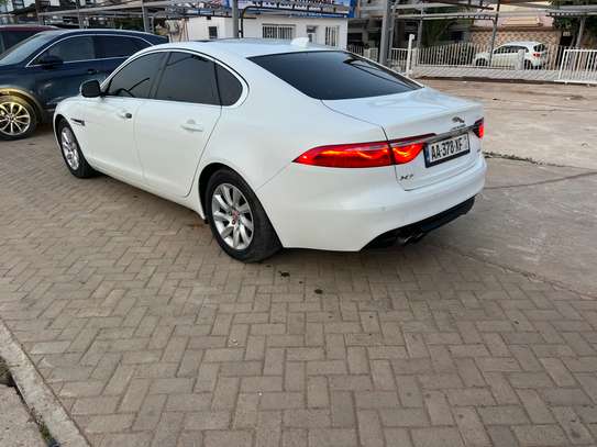 Jaguar XF 2017 full options image 2