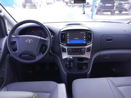 Hyundai Starex manuelle 51.000 kms 12 places image 9