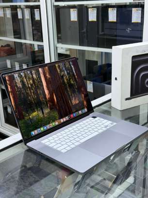 MacBook Pro 2023 m2 Pro 16 pouces image 3