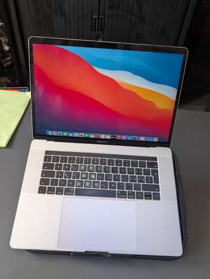 MacBook pro touchbar 512gb / 16gb ram image 2