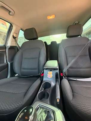 HYUNDAI ELANTRA 2019 image 8