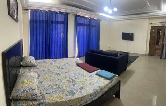 CHAMBRE MEUBLÉE CLIMATISÉE À LOUER PAR JOURS image 11