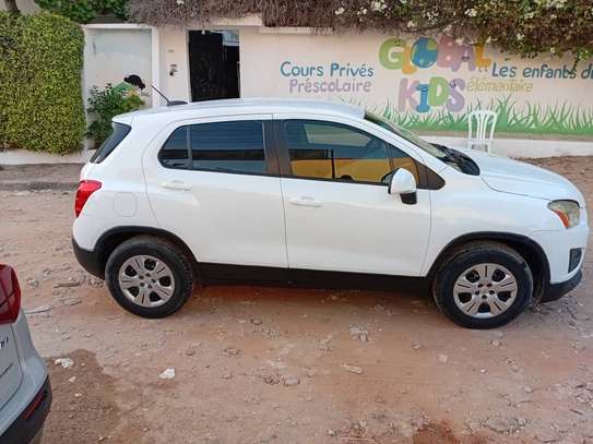 Chevrolet trax image 2