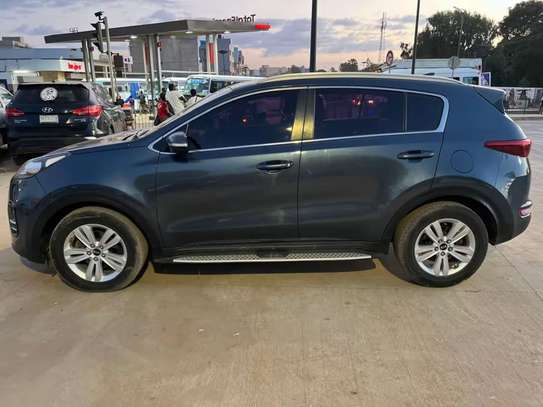 Kia sportage SUV 2018 Gris foncé image 3