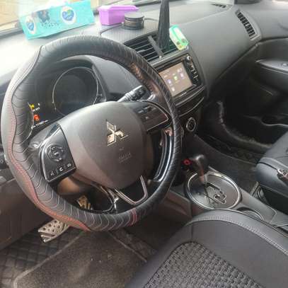 Mitsubishi outlander image 3
