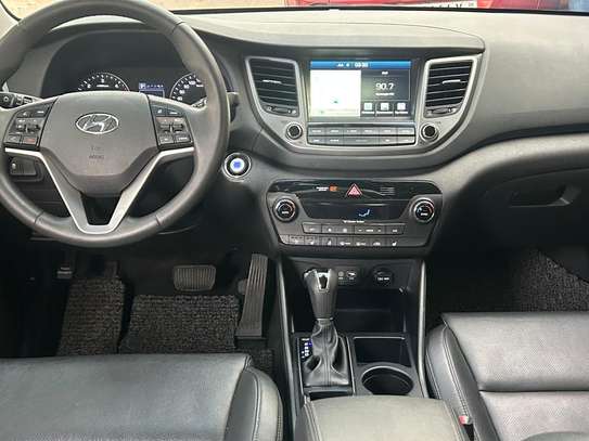 Hyundai Tucson 2018 diesel full options image 4