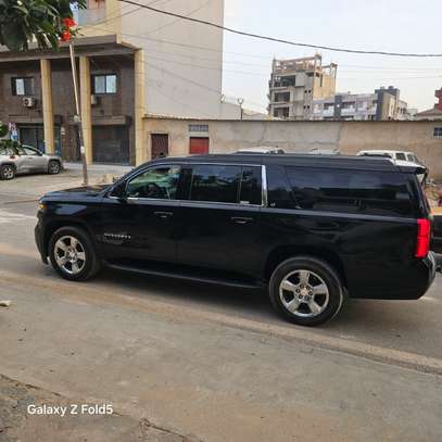 Chevrolet SUBURBAN image 9