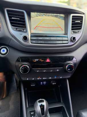 Hyundia Tucson image 15