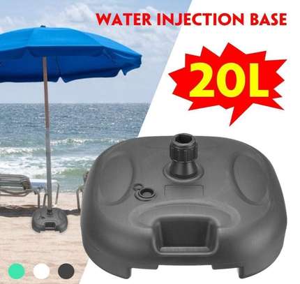 Socle en plastique pour parasol image 2