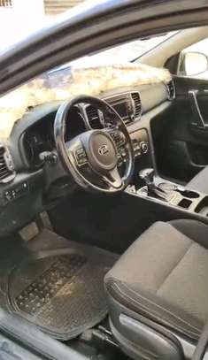 Kia Sportag 2017 Automatic Essence 4 cylinder image 5