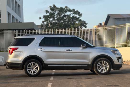 FORD EXPLORER 2018 image 6