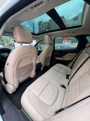 JAGUAR F-PACE Année : 2017 image 14