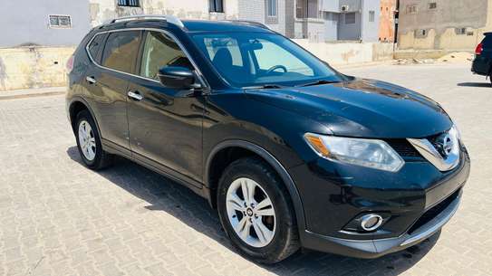 Nissan Rogue SUV noir polyvalent et spacieux image 3