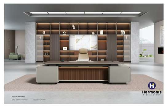 Des tables de bureau – Élégance, solidité et fonctionnalité image 3