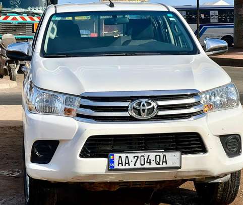 Toyota Hilux 2020 image 3