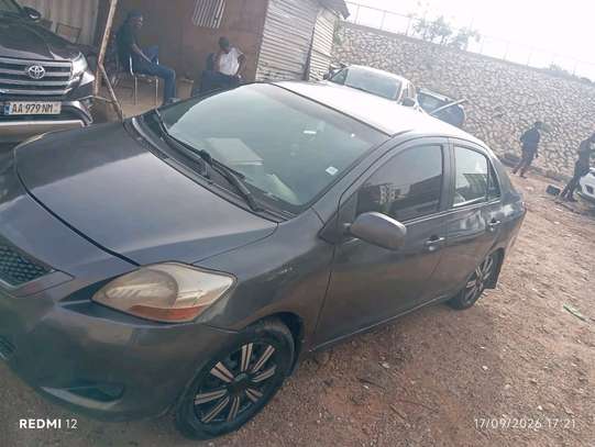 Toyota Yaris 2011 image 3