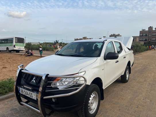 MITSUBISHI L200 DOUBLE CABINE image 2