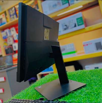 Hp pro one 600  g4 image 3