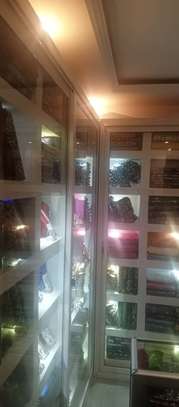 Boutique climatisée à louer image 14