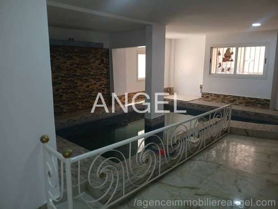 Ref_2967_AH Duplex avec entrée indépendante sur Sacré-Cœur 3 image 3