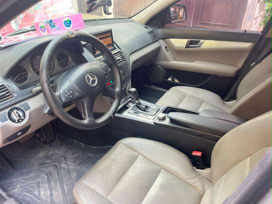 Mercedes C220 image 10