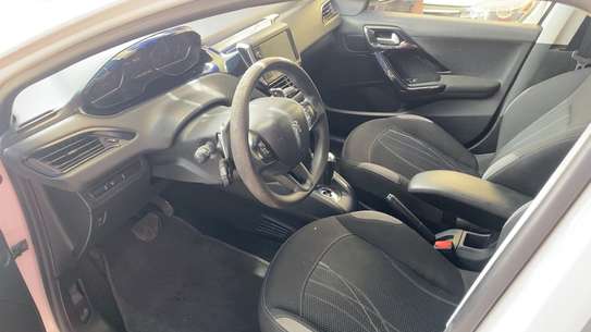 PEUGEOT 208 2015 image 4