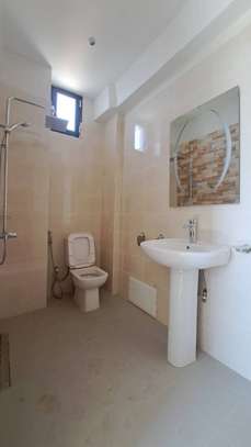 3 CHAMBRES A LOUER A NGOR-ALMADIES image 5